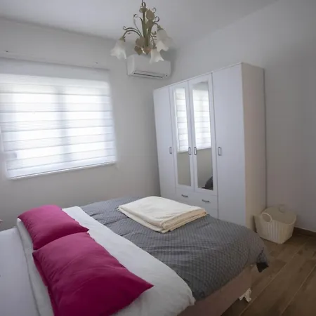 Sveta Obitelj Apartment *