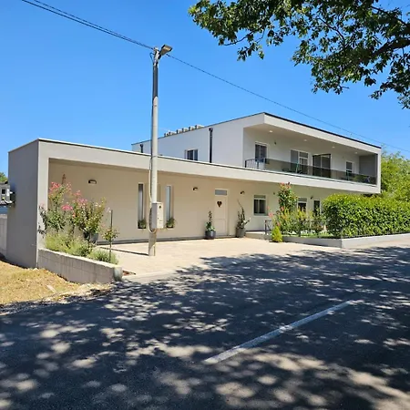 Sveta Obitelj Apartment *