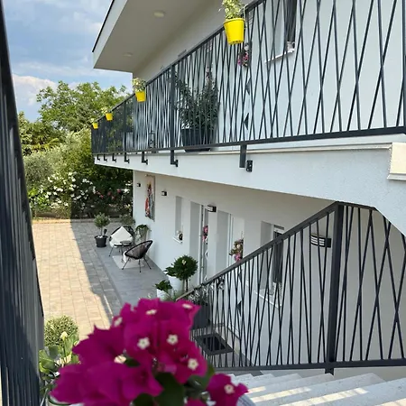 Sveta Obitelj Apartment *